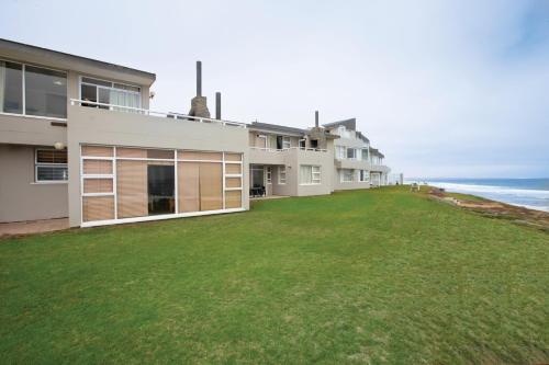 Exterior view of First Group Desert Rose