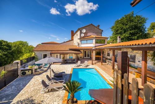Villa Antoli - Accommodation - Tinjan