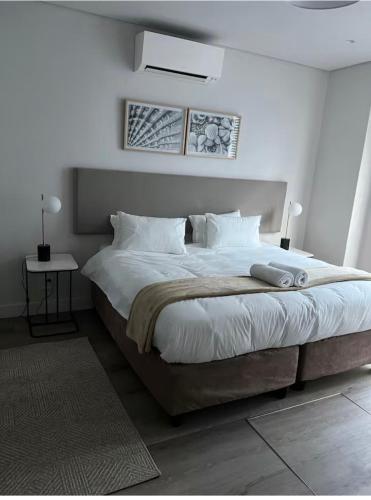 Luxurious Holiday House with Private Pool- Cape Town City Centre - image 10