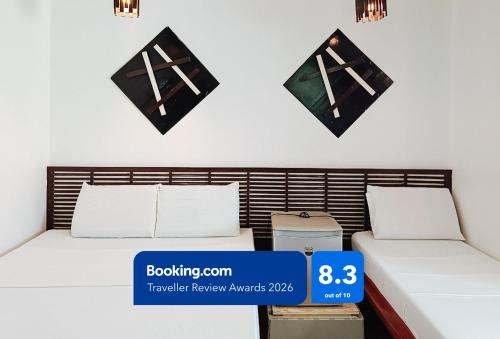 . Hotel Elinas and Restaurant