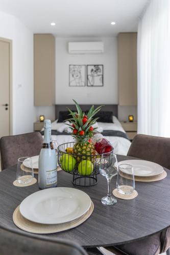 Skyline Luxury Studio, Ermou Larnaca walking distance to Finikoudes – khách sạn tại Khac