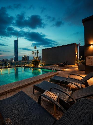 Near Pavilion Bukit Bintang Fairlane Residence Kuala Lumpur By Sunflower Suites - image 3