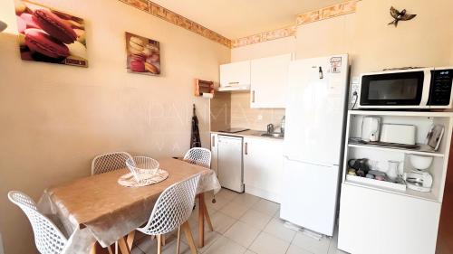 Oprema, Résidence avec piscines, les 3 Rivières - Palmazur Vacances (Residence avec piscines, les 3 Rivieres - Palmazur Vacances) in Mandelieu-la-Napoule Center