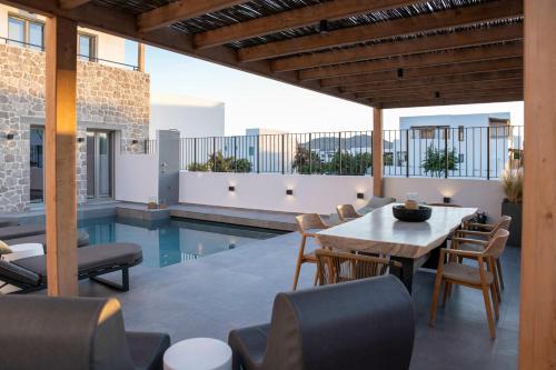 Kolam renang, Kalea Suites in Milos Island