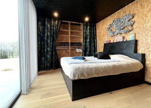 Holiday House with Panoramic View & Nordic Bath in Hautefort