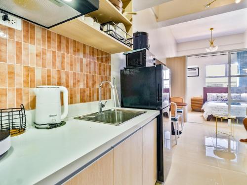 Kitchen, Modern Studio Cebu IT Park in Apas