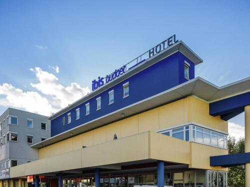 Ibis Budget Salzburg Airport - Freilassing Ibis Budget Salzburg Airport - Freilassing