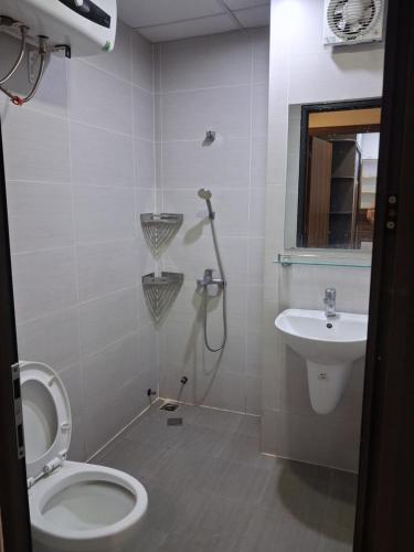 Căn hộ 2 ngủ 109 phố Nhổn - image 4