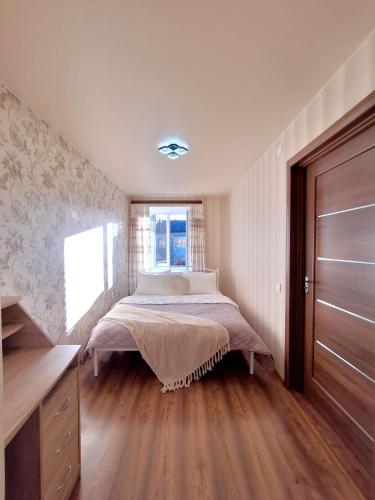 2 кімнатна Квартира подобово у центрі Полтави біля театру Гоголя з власною парковкою Документи для в in Poltava