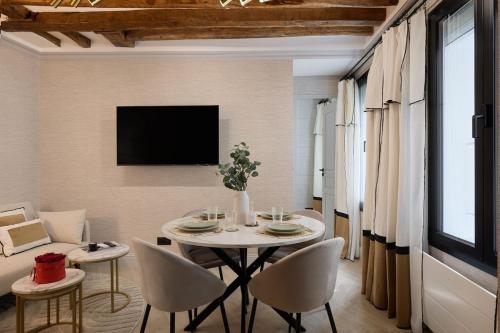 Luxury Apartment in the Heart of Paris (9eme)