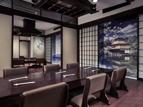 Restaurant, Mercure Convention Center Ancol Jakarta in Ancol