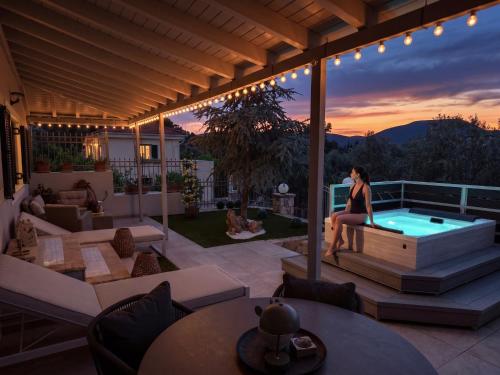 Blue Topaz cottage Mini pool Spa - Σταθαίικα