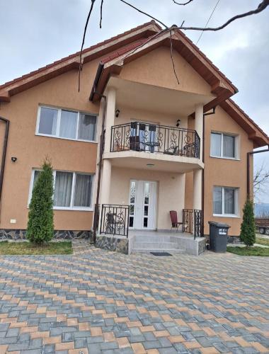Vila Lorin in Carbunari