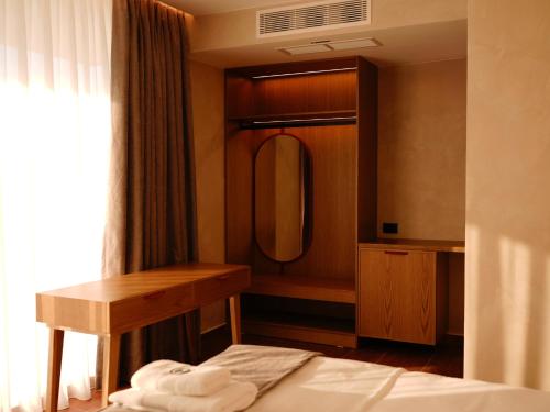 Greg Hotel - image 3