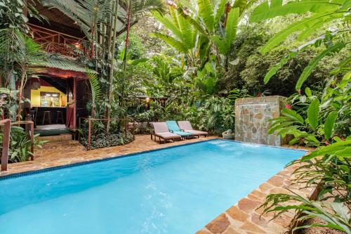 Private Villa with Pool & Heated Jacuzzi Cocles Beach – khách sạn tại Punta Cocles
