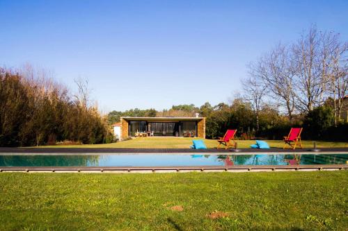 Liiiving In Caminha | Lawny Pool House in Caminha