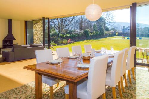  Liiiving In Caminha | Lawny Pool House in Caminha