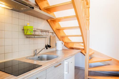 virtuve, Alex - Pokoje i Apartamenty Blisko Plaży z Ogrodem i Placem Zabaw (Alex - Pokoje i Apartamenty Blisko Plazy z Ogrodem i Placem Zabaw) in Ostrowo (Pomeranian)