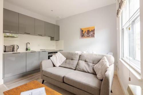 Entire 1 Bed Central Flat - St Albans