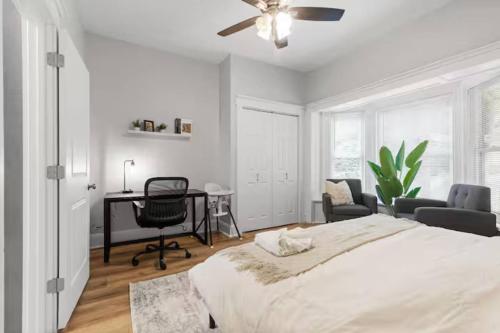 Modern Apt w/Netflix-Close to Dining Shopping - image 10