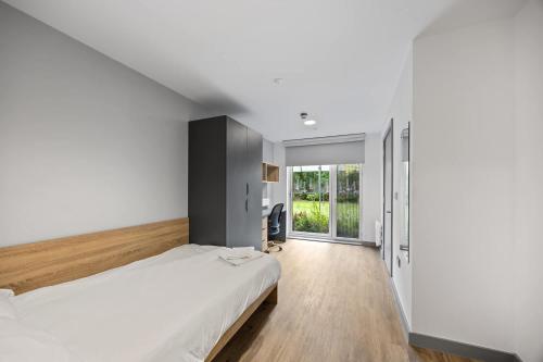 Room with Ensuite Bathroom Near Central Cork in Gillabbey