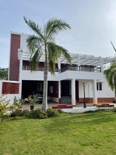 A szálláshely kívülről, Croc Villa 3BHK pvt Pool by Roamigo in Mugaiyur