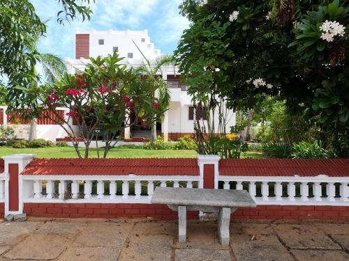 A szálláshely kívülről, Croc Villa 3BHK pvt Pool by Roamigo in Mugaiyur