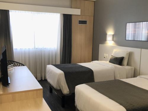 2 twin beds