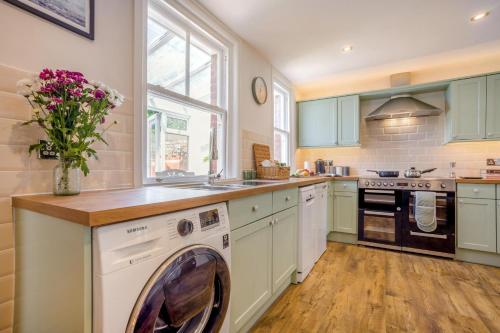 Facilities, 3 Bed in Studland oc-o42812 in Studland
