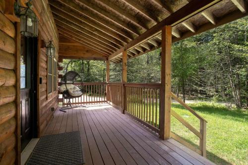 Lakes & Leisure! Spacious Berkshire Getaway in Chester (MA)
