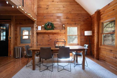 Lakes & Leisure! Spacious Berkshire Getaway in Chester (MA)