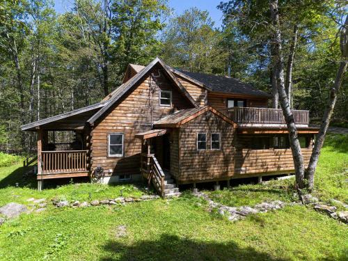Lakes & Leisure! Spacious Berkshire Getaway in Chester (MA)