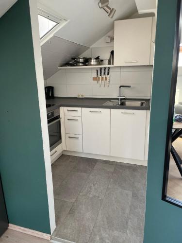 Moderne Ferienwohnung mit Balkon und Klima in Altfraunhofen