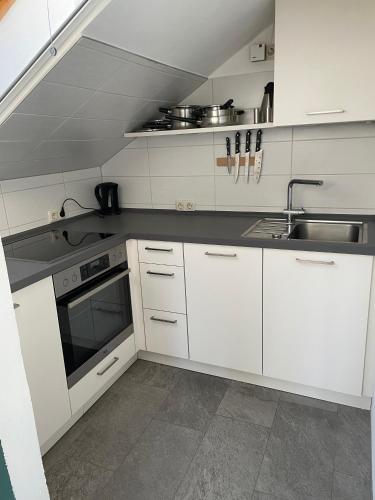 Moderne Ferienwohnung mit Balkon und Klima in Altfraunhofen