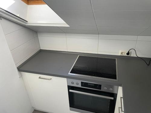 Moderne Ferienwohnung mit Balkon und Klima in Altfraunhofen