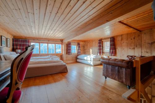 voodi, Spacious 3 bedroom Chalet near Flims in Trin-Digg