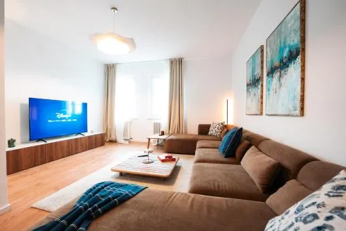 Premium 4BR Apartment, Stunning Views Overlooking the Central Station in Koblenz, Deutschland