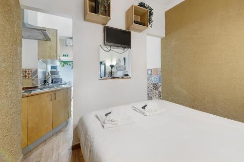 Tiny Gem In Alfama - image 12