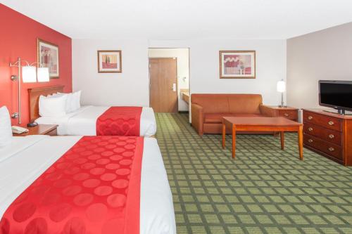 Ramada Limited Decatur image 18