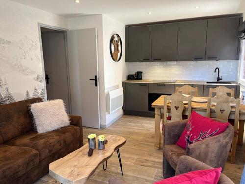 Appartement moderne à Méribel, spacieux avec balcons, proche pistes - FR-1-355-276