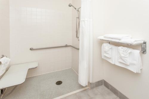 Ramada Limited Decatur - image 26