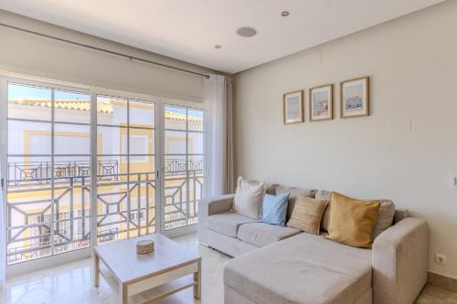 #318 Spacious 2BR Apartment Bright Interiors – khách sạn tại Areias Sao João