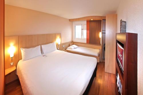 ibis Poitiers Sud - image 10