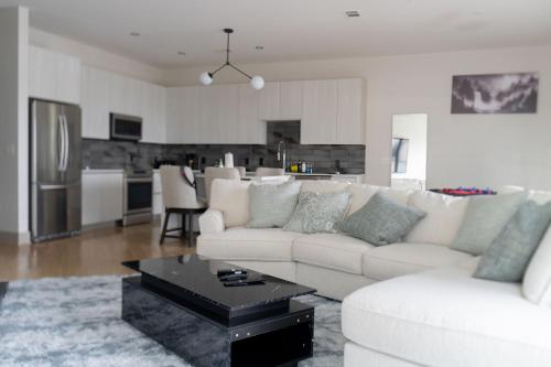 Facilities, Luxury 2BR Near MBZ Stadium & Airport in Blandtown