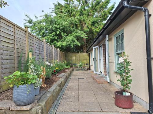 Facilities, Cosy Garden Cottage, Combe Down - Free Parking in Combe Down
