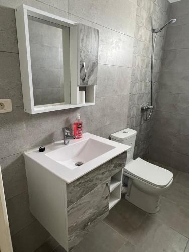 Douche, Relaxing Beach Retreat with Sea View in Chebba