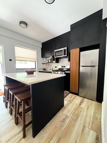 Luxury Condo, 2 Bedroom - 5 mins from UVF Airport in Benteng Vieux