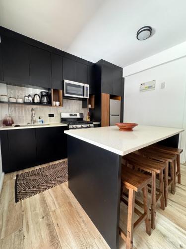 Luxury Condo, 2 Bedroom - 5 mins from UVF Airport in Benteng Vieux