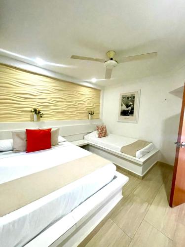 1 double bed, 1 twin bed