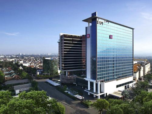 Exterior view, Ibis Bandung Trans Studio in Bandung